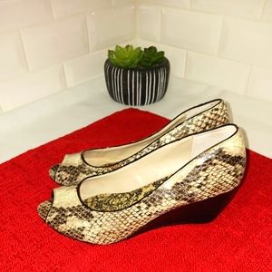 Adrienne Vittadini Snake Print Peep Toe Wedge Size 8